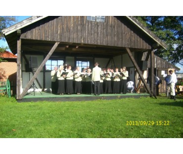 Występ chóru w skansenie kaszubskim w Nadolu - 29.09.2013r.