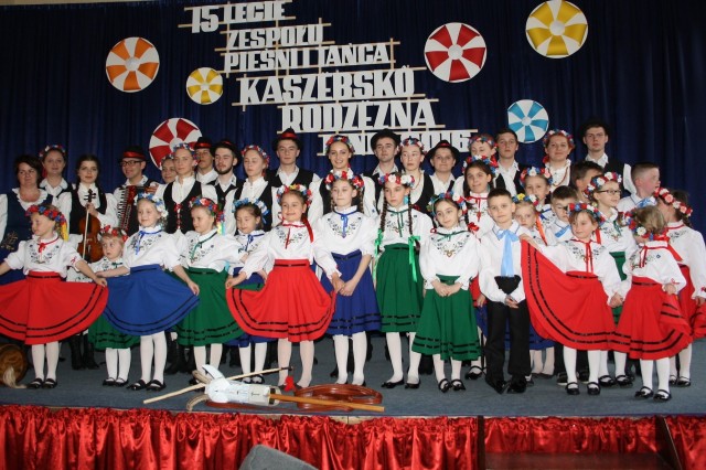 Zespół Pieśni i tańca Kaszebsko Rodzezna