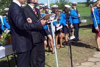 Oficjalne przemówienie podczas uroczystości sztandaru dla OSP Lewino.