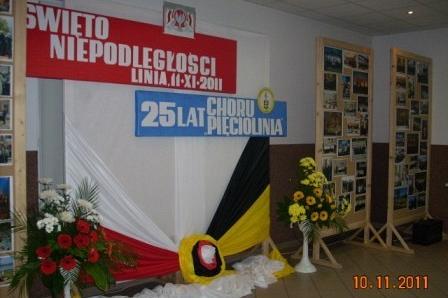 Uroczysta dekoracja sali na 25-lecie Chóru Pięciolinia