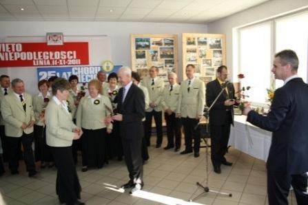Chór Pięciolinia podczas uroczystości 25-lecia istnienia.