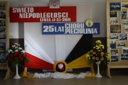 Uroczysta dekoracja 25-lecia chóru Pięciolinia
