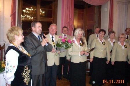Chór podczas uroczystego wydarzenia w Krokowej 6.11.2011.