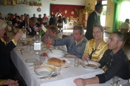 Goście na Dożynkach w Tawęcinie 2010.