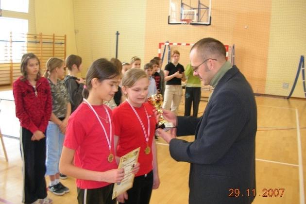 Mistrzostwa Gminy szkół podstawowych i gimnazjów w tenisie stołowym 29.11.2007r.