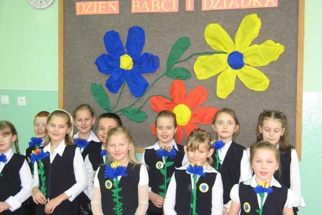 Dzień Babci i Dziadka w Niepoczołowicach 29.01.2008r.