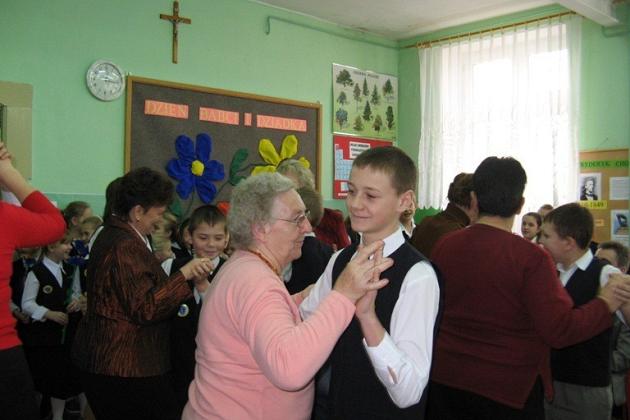 Dzień Babci i Dziadka w Niepoczołowicach 29.01.2008r.