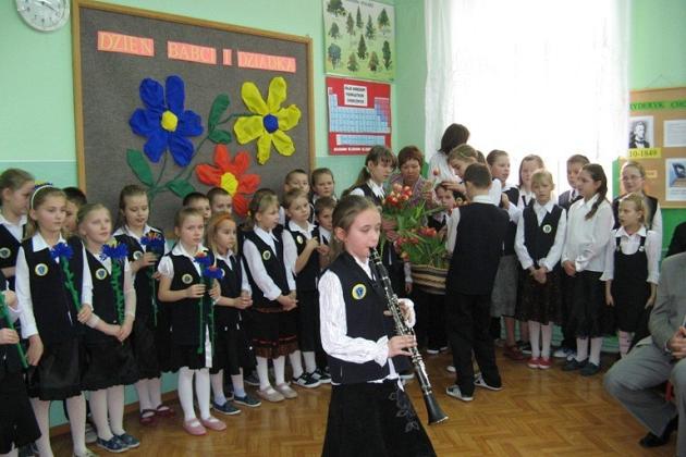 Dzień Babci i Dziadka w Niepoczołowicach 29.01.2008r.