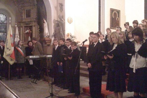 Gminne obchody 90-tej rocznicy odzyskania przez Polskę Niepodległości 12.11.2008r.