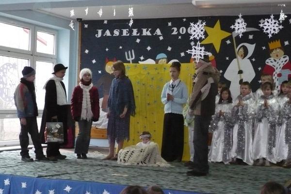 XIII Gminny Przegląd Zespołów Kolędniczych i Jasełkowych 13.12.2008r.