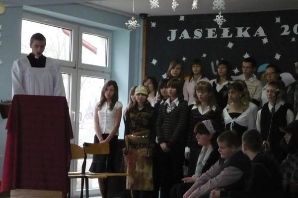 XIII Gminny Przegląd Zespołów Kolędniczych i Jasełkowych 13.12.2008r.