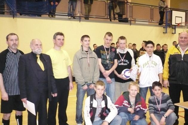 Mistrzostwa Gminy Linia w Halowej Piłce Nożnej 16.03.2008r.