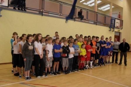 Feryjny Turniej w Halowej Piłce Nożnej - Strzepcz 18.01.2011r.