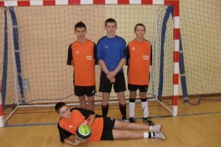 Feryjny Turniej w Halowej Piłce Nożnej - Strzepcz 18.01.2011r.