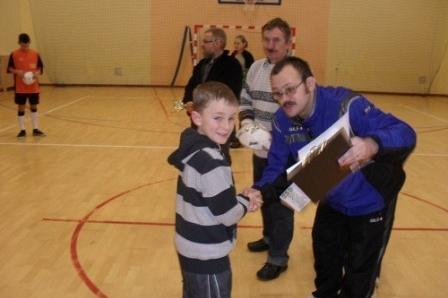 Feryjny Turniej w Halowej Piłce Nożnej - Strzepcz 18.01.2011r.