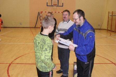 Feryjny Turniej w Halowej Piłce Nożnej - Strzepcz 18.01.2011r.