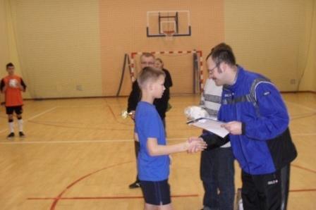 Feryjny Turniej w Halowej Piłce Nożnej - Strzepcz 18.01.2011r.