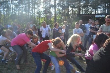 Rodzinny festyn sportowo - rekreacyjny w Smażynie 27.05.2012r.