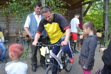 Rodzinny festyn sportowo - rekreacyjny w Smażynie 27.05.2012r.