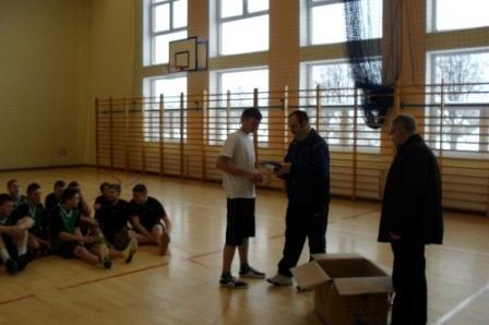 Feryjny Turniej Halowej Piłki Nożnej w Strzepczu 09.02.2012r.