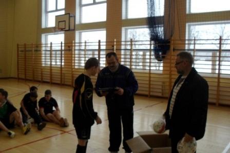 Feryjny Turniej Halowej Piłki Nożnej w Strzepczu 09.02.2012r.