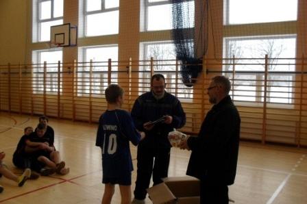 Feryjny Turniej Halowej Piłki Nożnej w Strzepczu 09.02.2012r.