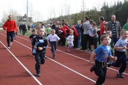 VII Wojewódzki Kaszubski Bieg Przełajowy Terenami Kaszubskiego Parku Krajobrazowego w Lini 22.04.2012r.