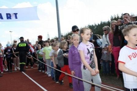 VII Wojewódzki Kaszubski Bieg Przełajowy Terenami Kaszubskiego Parku Krajobrazowego w Lini 22.04.2012r.
