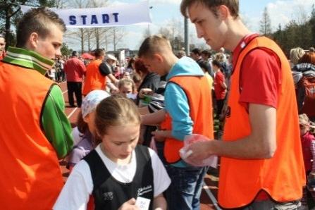 VII Wojewódzki Kaszubski Bieg Przełajowy Terenami Kaszubskiego Parku Krajobrazowego w Lini 22.04.2012r.