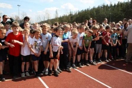 VII Wojewódzki Kaszubski Bieg Przełajowy Terenami Kaszubskiego Parku Krajobrazowego w Lini 22.04.2012r.