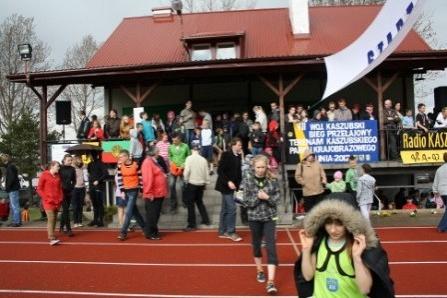 VII Wojewódzki Kaszubski Bieg Przełajowy Terenami Kaszubskiego Parku Krajobrazowego w Lini 22.04.2012r.