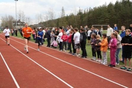 VII Wojewódzki Kaszubski Bieg Przełajowy Terenami Kaszubskiego Parku Krajobrazowego w Lini 22.04.2012r.