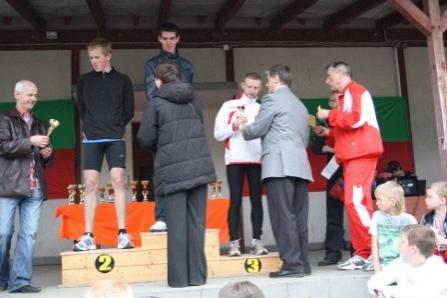VII Wojewódzki Kaszubski Bieg Przełajowy Terenami Kaszubskiego Parku Krajobrazowego w Lini 22.04.2012r.