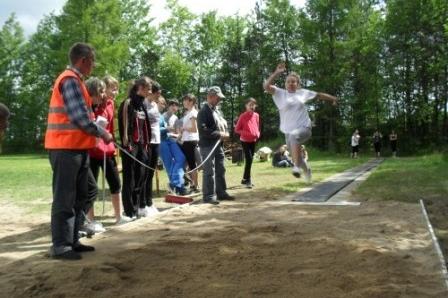 Mistrzostwa Gminy Linia w czwórboju lekkoatletycznym szkół podstawowych i gimnazjalnych 14-15.06.2012r.