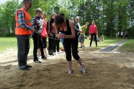 Mistrzostwa Gminy Linia w czwórboju lekkoatletycznym szkół podstawowych i gimnazjalnych 14-15.06.2012r.