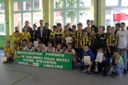 Mistrzostwa Powiatu Wejherowskiego w Halowej Piłce Nożnej Szkół Wiejskich 16.10.2012r.