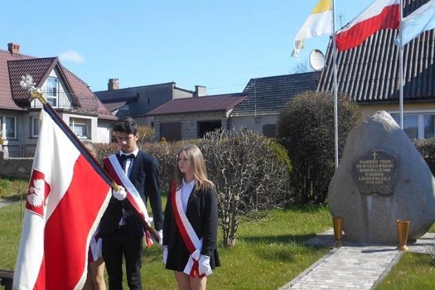 Przed majowymi świętami w Lini i Strzepczu