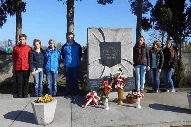 Przed majowymi świętami w Lini i Strzepczu
