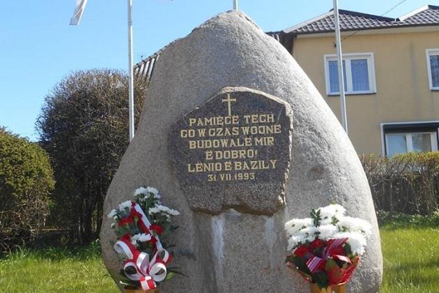 Przed majowymi świętami w Lini i Strzepczu