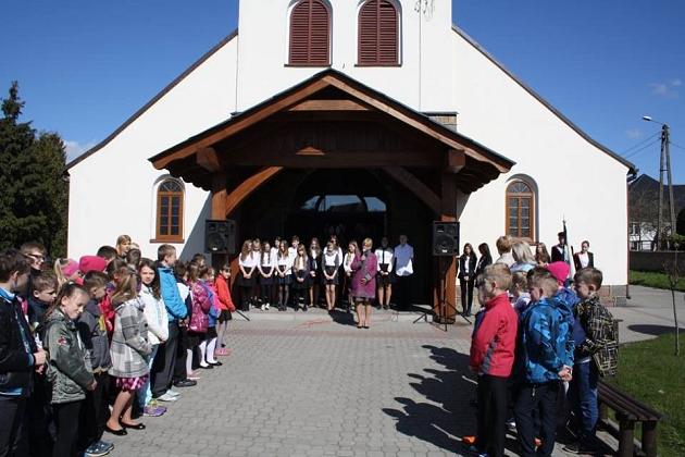 Przed majowymi świętami w Lini i Strzepczu