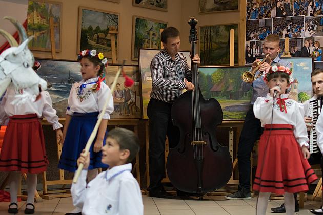 Wernisaż prac malarskich w Gminnym Domu Kultury w Lini