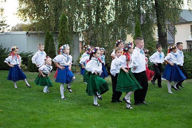 Wernisaż prac malarskich w Gminnym Domu Kultury w Lini