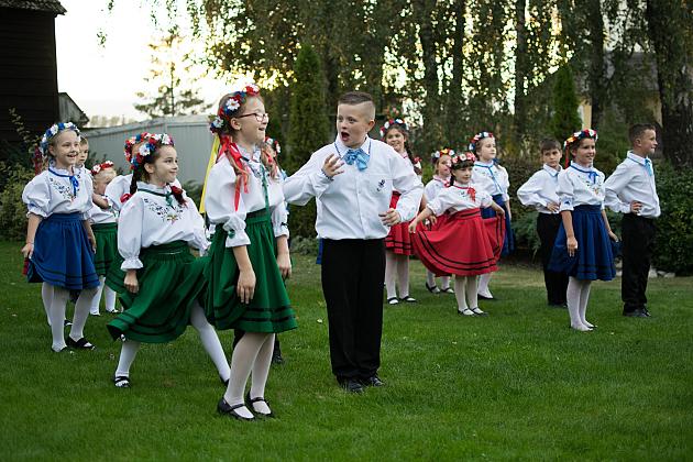 Wernisaż prac malarskich w Gminnym Domu Kultury w Lini