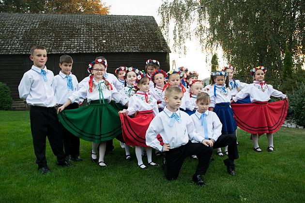Wernisaż prac malarskich w Gminnym Domu Kultury w Lini