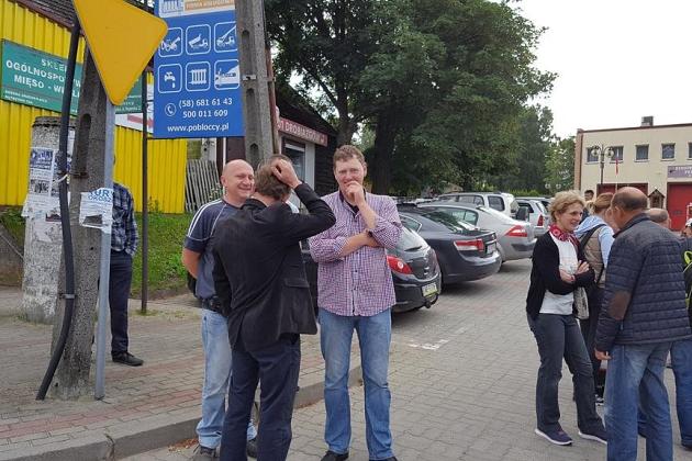 Uczestnicy kolonii językowych na spotkaniu miejskim.