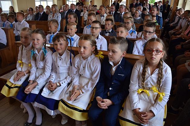 Wystawa obrazów Pani Teresy Ellwart ze Strzepcza w GDK Linia