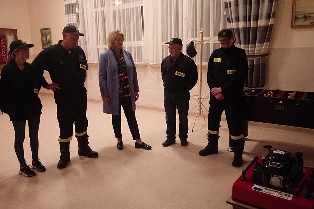 Motopompa pływająca  dla strażaków z Ochotniczej Straży Pożarnej w Lewinie