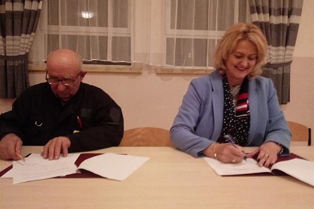 Motopompa pływająca  dla strażaków z Ochotniczej Straży Pożarnej w Lewinie