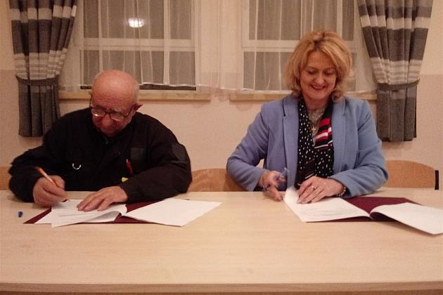Motopompa pływająca  dla strażaków z Ochotniczej Straży Pożarnej w Lewinie