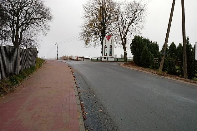 Remont drogi gminnej w miejscowości Lewino  realizowany w ramach Rządowego Programu na rzecz Konkurencyjności Regionów poprzez Wsparcie Lokalnej Infrastruktury Drogowej